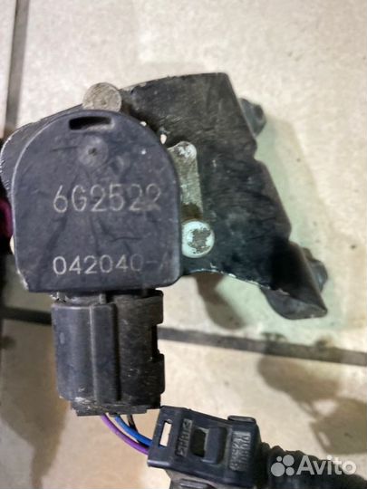 Датчик высоты дорожного просвета Toyota Camry