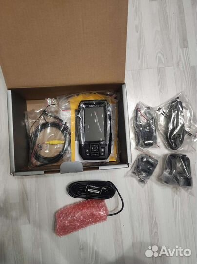 Эхолот Garmin Striker Vivid 4cv с датчиком GT20-TM