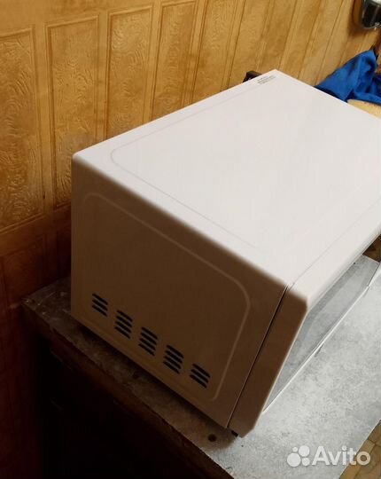 Микроволновая печь Midea MM720CWW