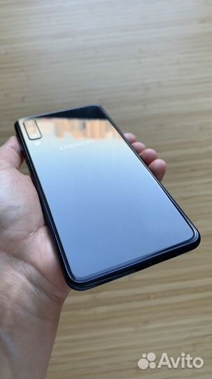 Samsung Galaxy A7 (2018), 4/64 ГБ