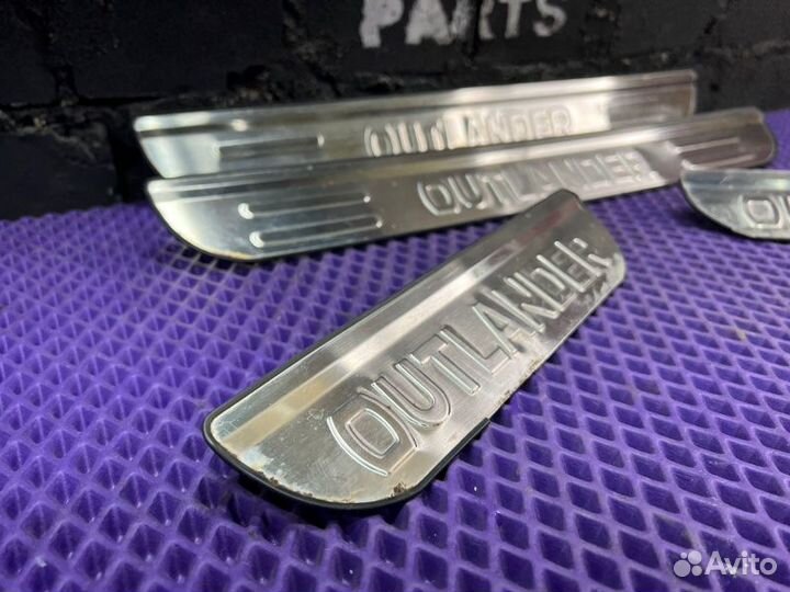 Накладка на порог Mitsubishi Outlander