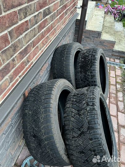 Pirelli Ice Zero FR 235/45 R18 98H