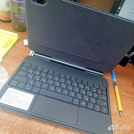 Клавиатура для iPad 10