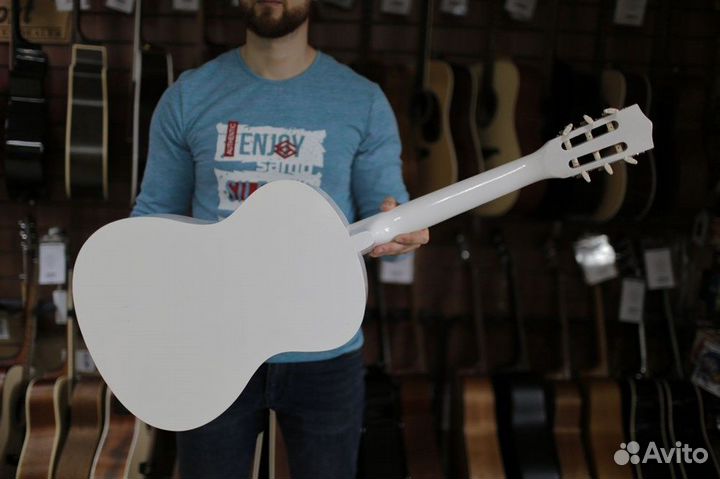 Классическая гитара Belucci + Аксессуары