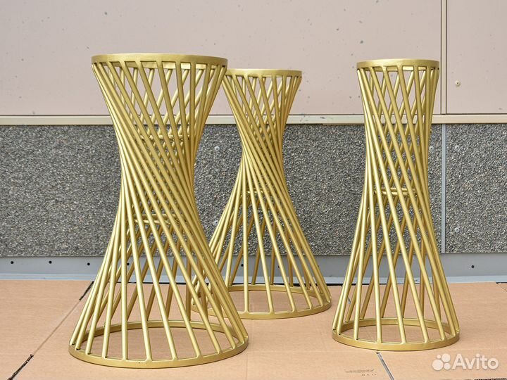 Подставка для цветов металлическая