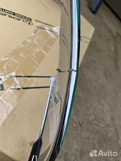 Молдинг решетки радиатора Lexus NX200