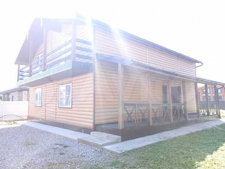 Дом 195 м² на участке 8 сот.