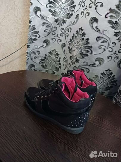 Ботинки женские 39 размер