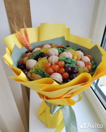 Съедобные букеты из сухофруктов и орехов