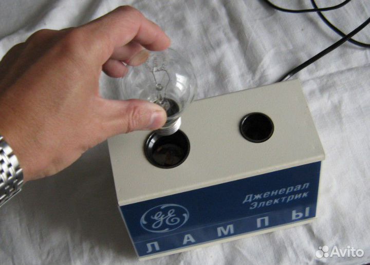 Устройство для проверки осветительных ламп