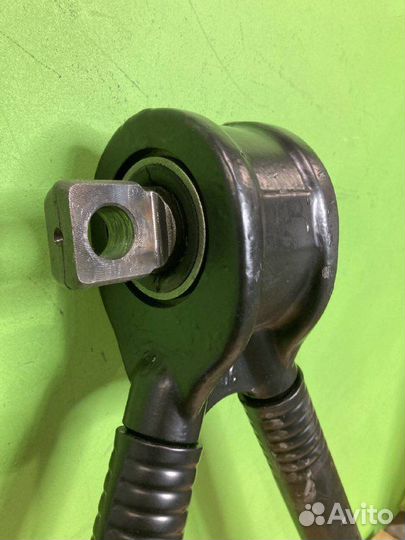 Тяга реактивная V-образная L627 d48 25/25x152 25/2