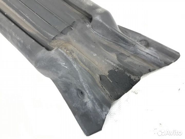 Уплотнитель ш-образный правый Subaru Legacy BE5