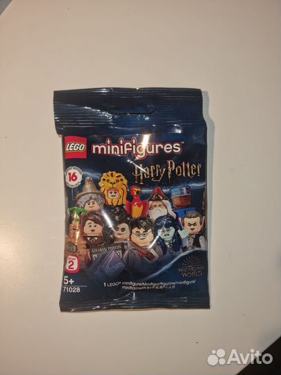Lego minifigures 71028