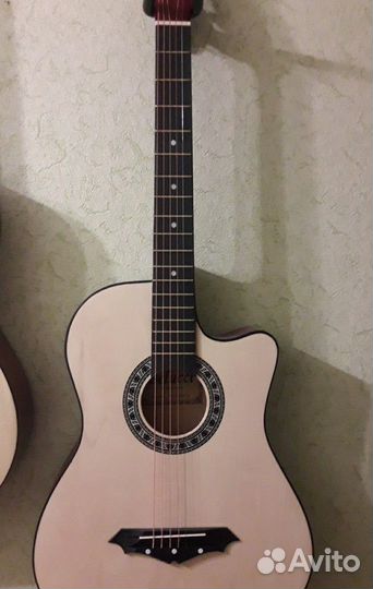 Гитара, новая + чехол и медиаторы