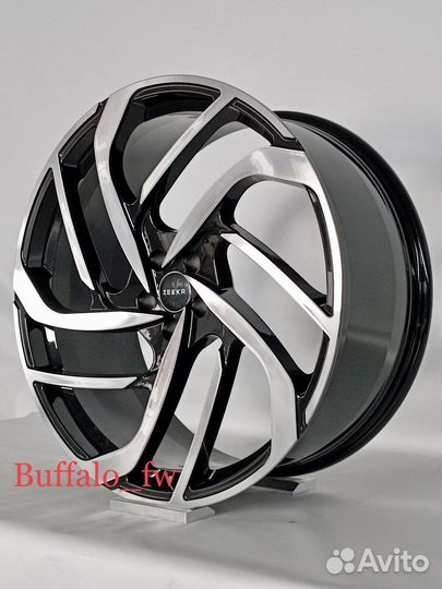 Кованные диски на Zeekr, Tesla R20