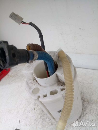 Насос топливный Volkswagen Touareg 2006г