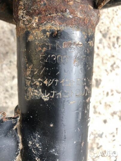 Амортизатор пружина передний левый Nissan Primera