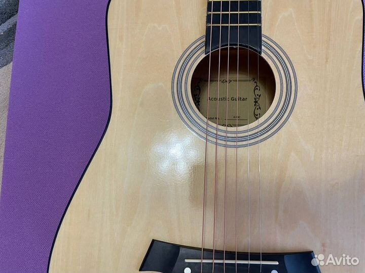 Акустическая гитара