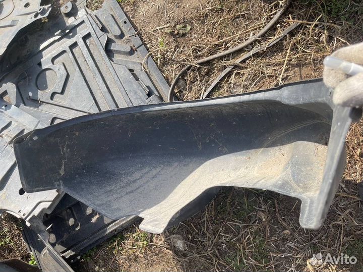 Подкрылок задний левый Chery Fora a21
