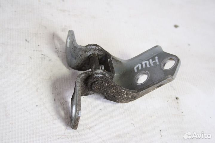Петля двери Mazda CX7