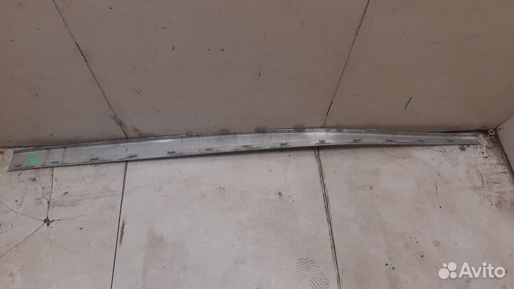 Накладка на порог правая Nissan Terrano