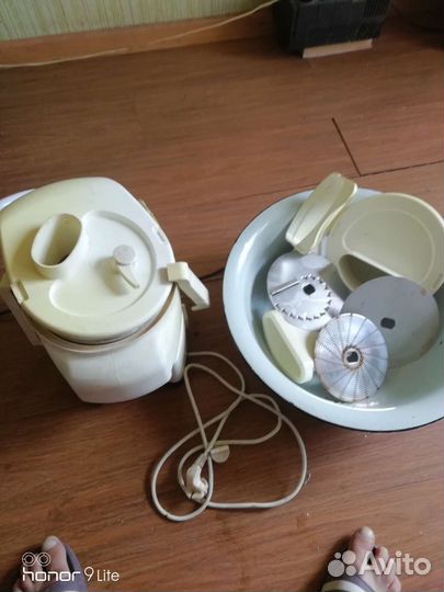 Соковыжималка шнековая