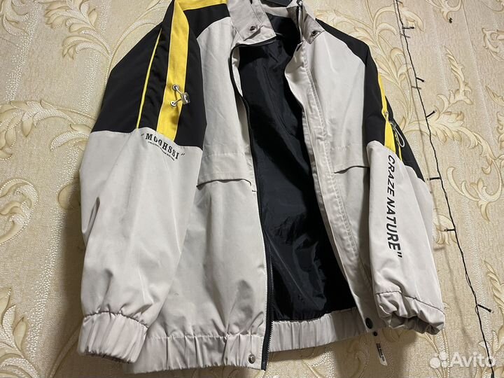 Ветровка стильная