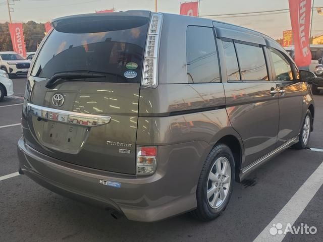 Toyota Isis 1.8 CVT, 2015, 38 000 км