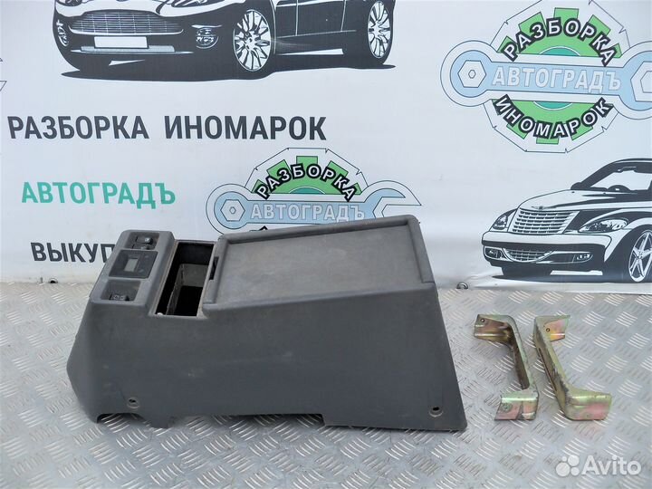 Консоль между сидений Nissan Patrol K160 / K260 92