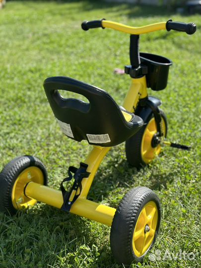 Трехколесный велосипед