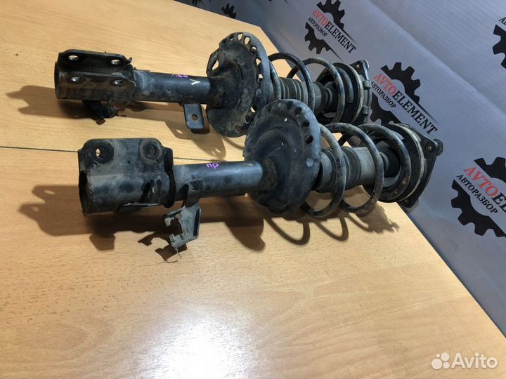 Амортизаторы передние комплект Nissan Note