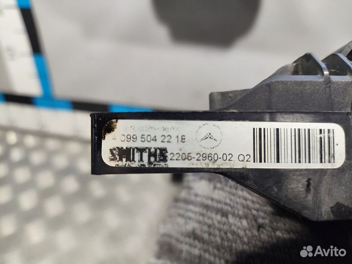 Б/У Кронштейн радиатора правый Mercedes#001