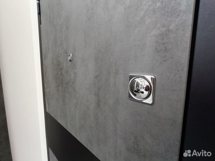 Дверь входная металлическая 