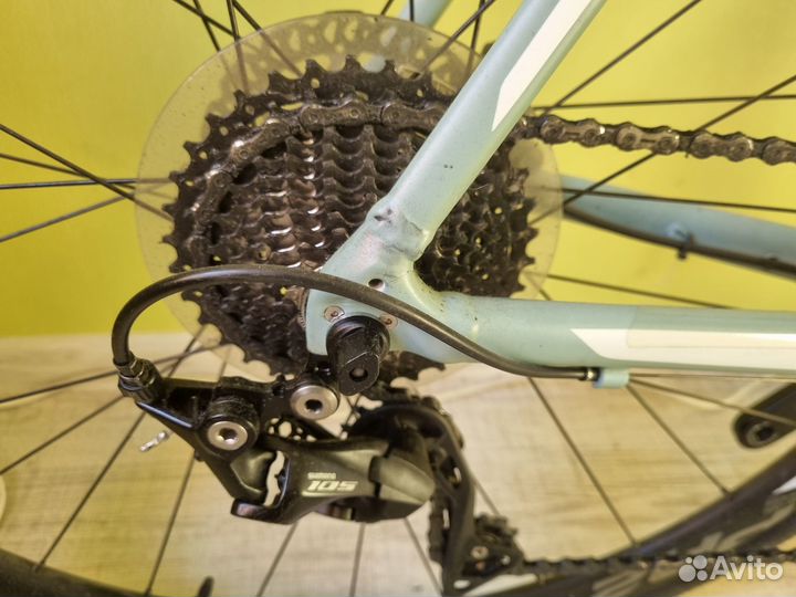 Шоссейный велосипед Giant Contend SL 1 Disc