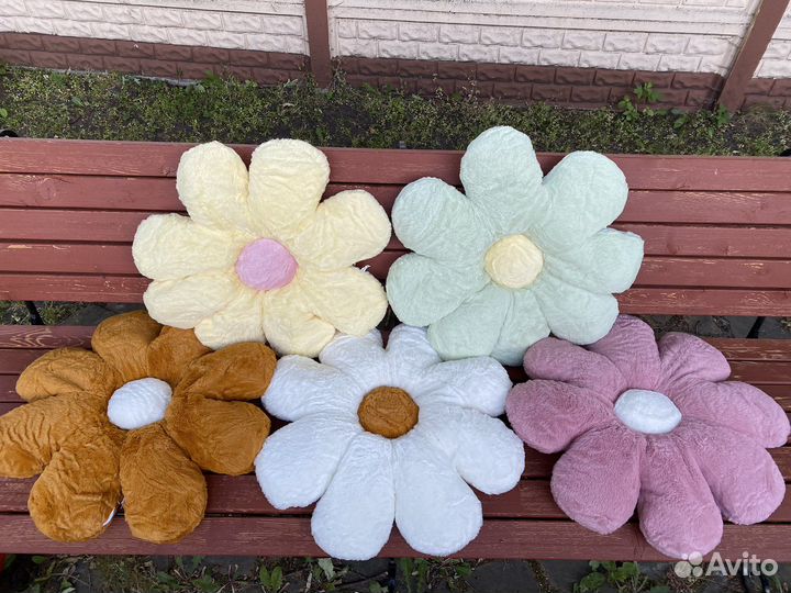 Декоративная подушка ромашка