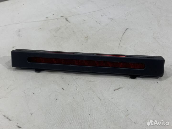 Знак аварийной остановки Mercedes