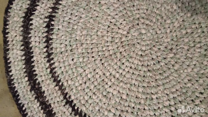 Коврик ручной работы