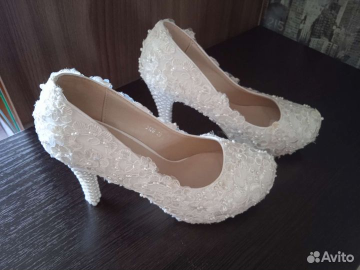 Туфли свадебные. 39 размер белые