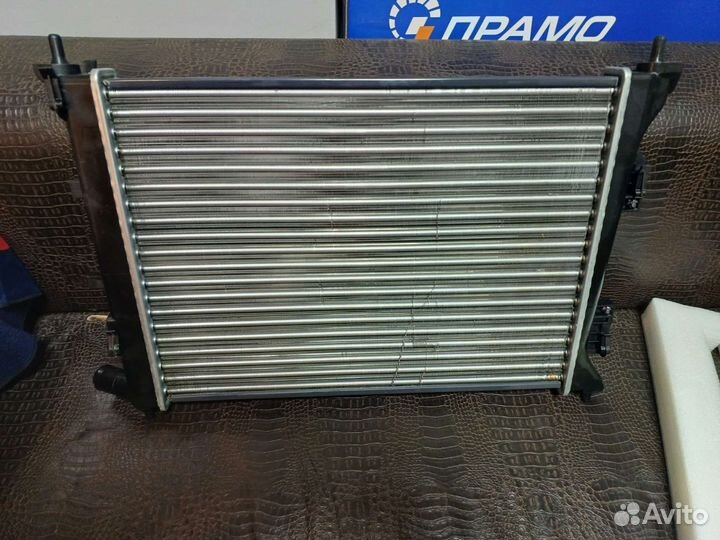 Радиатор на Kia Rio 3