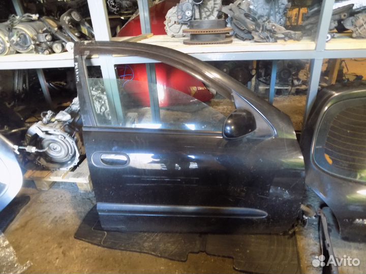 Дверь передняя правая Nissan Almera