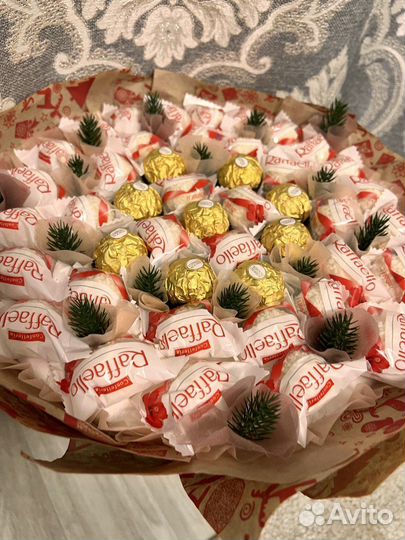 Сладкий букет из конфет