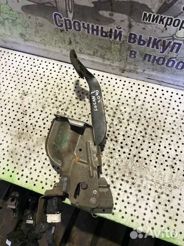 Педаль тормоза Renault Logan 2