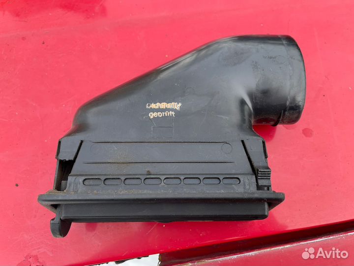 Правый дефлектор audi 80B2