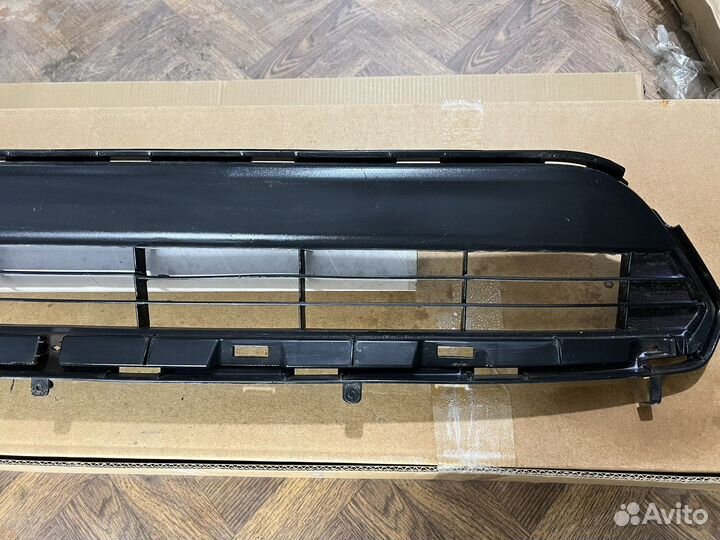 Решетка бампера Toyota Highlander 2010-2013