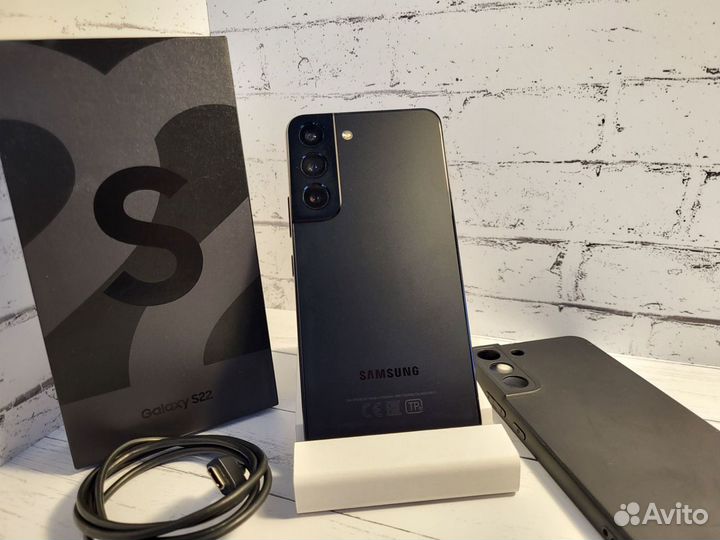 Samsung Galaxy S22, 8/128 ГБ
