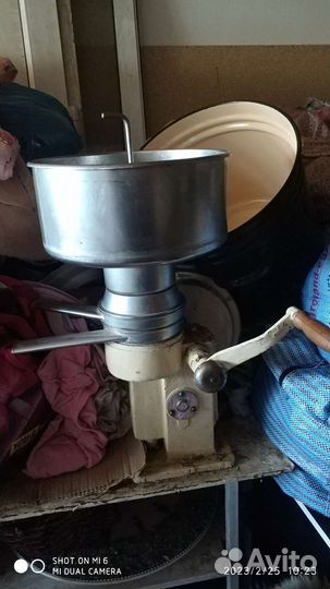 Сепаратор для молока ручной