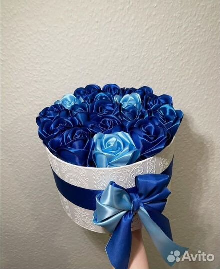 Букет из атласных роз