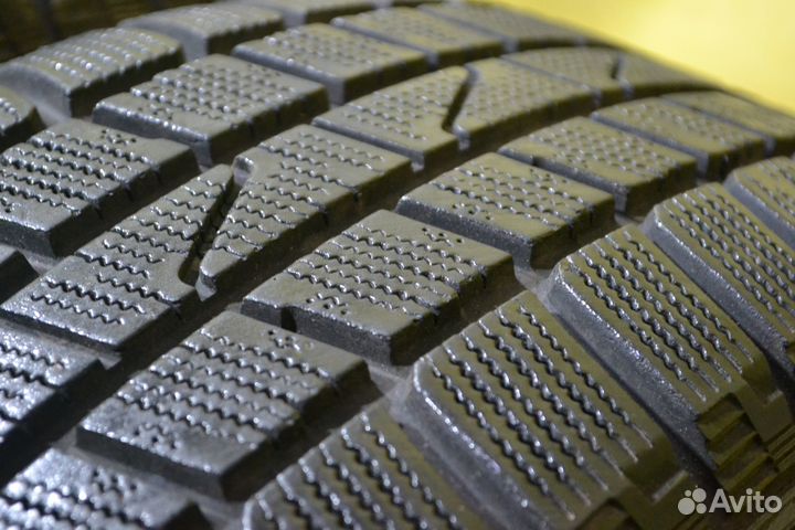 Hankook Winter I'Cept IZ W606 205/60 R16