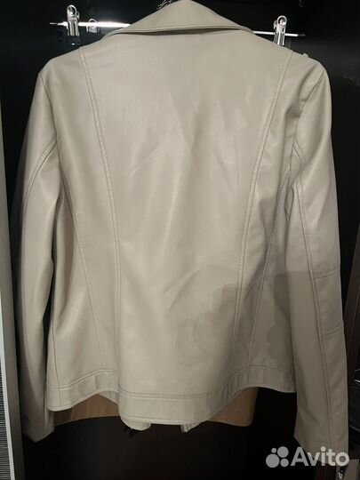 Куртка женская бежевая