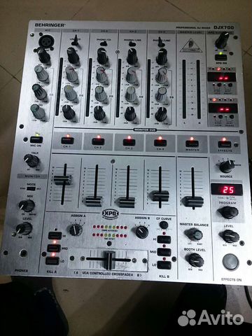 Микшерный пульт behringer DJX700